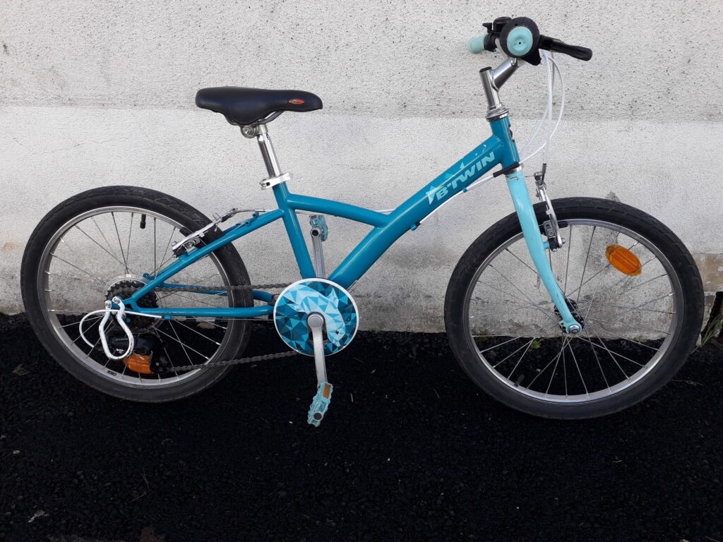 vélo enfant B'twin bleu